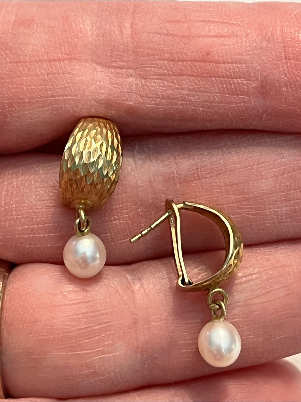 Vintage Gold Pearl Drop Earrings - Classic Pearl Dangle